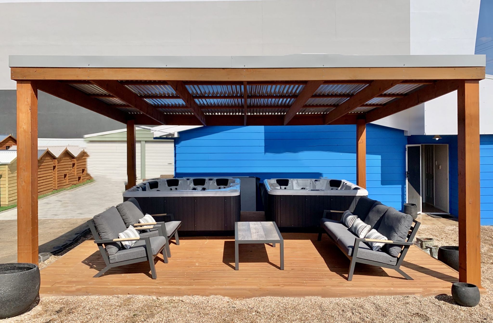 Shade Structures for Commercial Venues: Benefits and Design Ideas